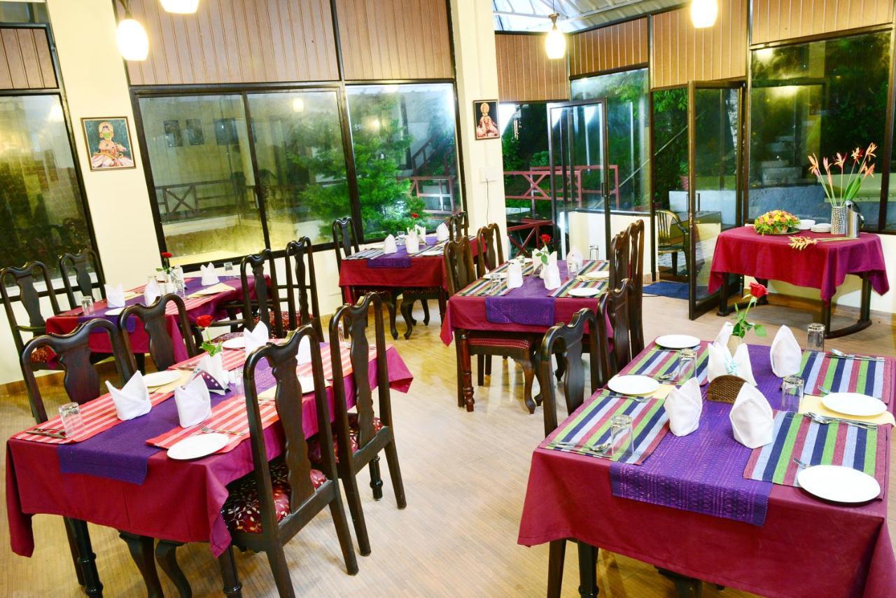 Hotel Violet Woods Munnar Exterior foto